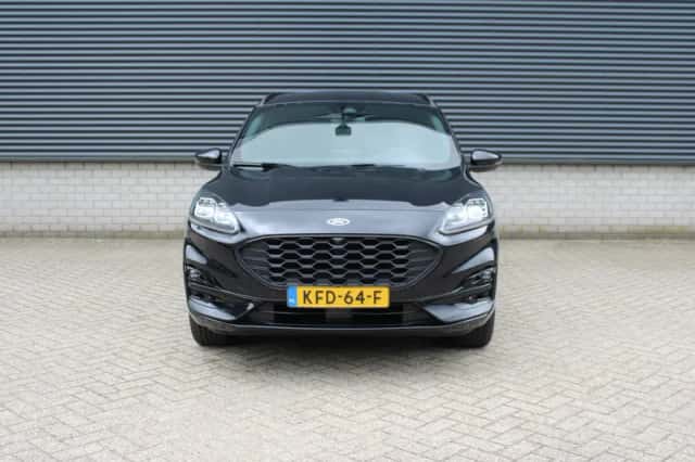 Ford Kuga (2023) thumbnail 3