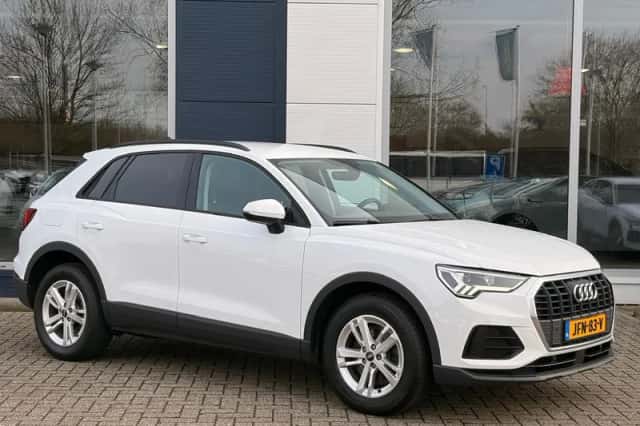 Audi Q3 (2022) thumbnail 3