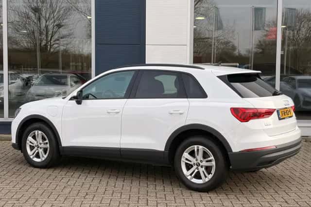 Audi Q3 (2022) thumbnail 4