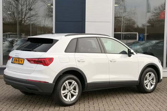 Audi Q3 (2022) thumbnail 5