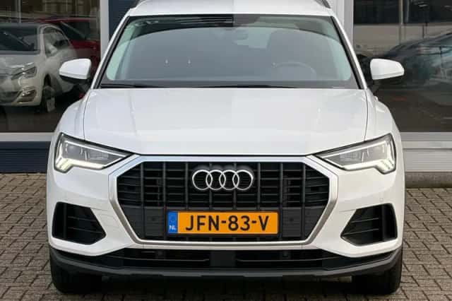 Audi Q3 (2022) thumbnail 6