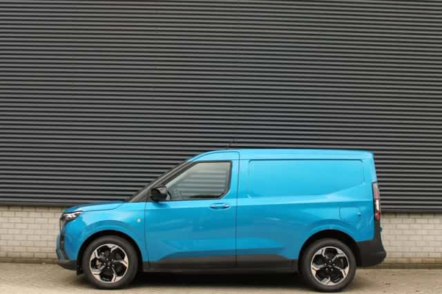 Ford Transit Courier (2026) thumbnail 2