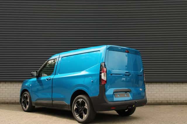 Ford Transit Courier (2026) thumbnail 3