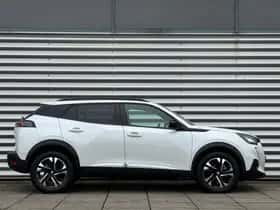 Peugeot 2008 (2023) thumbnail 4