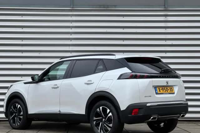 Peugeot 2008 (2023) thumbnail 6