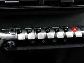 Peugeot 3008 (2022) thumbnail 18
