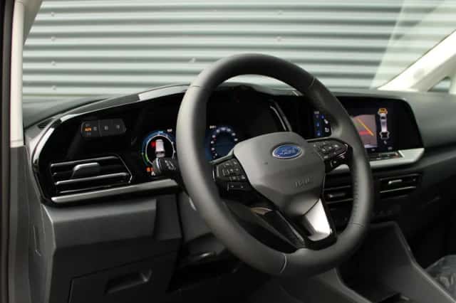 Ford Transit Connect (2025) thumbnail 5