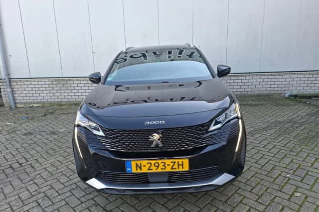 Peugeot 3008 (2022) thumbnail 2