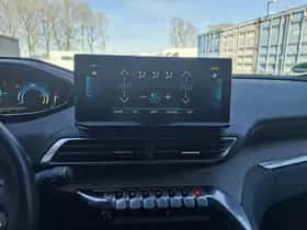 Peugeot 3008 (2022) thumbnail 16