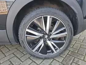 Peugeot 3008 (2022) thumbnail 6