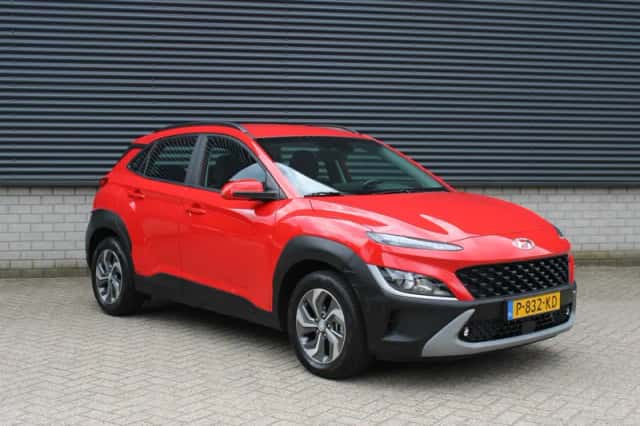 Hyundai Kona (2022) thumbnail 4