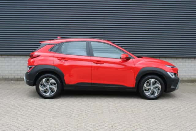 Hyundai Kona (2022) thumbnail 5