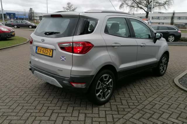 Ford EcoSport (2017) thumbnail 3