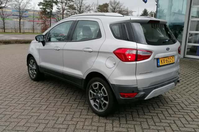 Ford EcoSport (2017) thumbnail 4