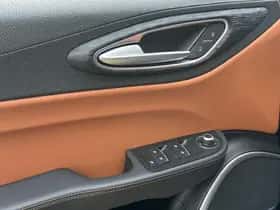 Alfa Romeo Giulia (2020) thumbnail 27