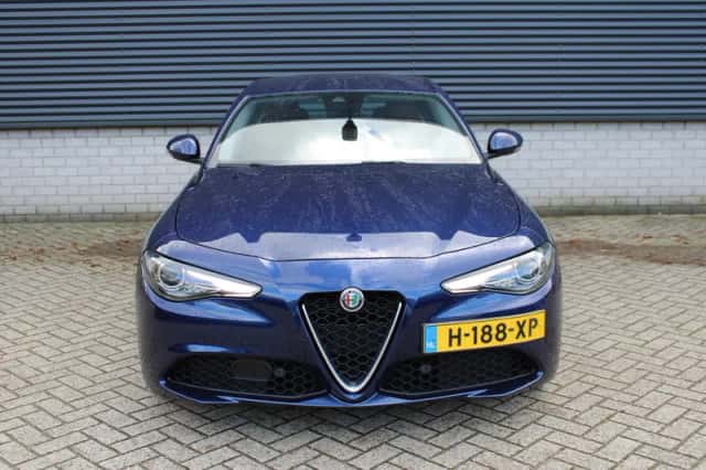 Alfa Romeo Giulia (2020) thumbnail 4