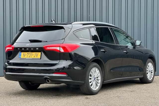 Ford Focus (2021) thumbnail 5