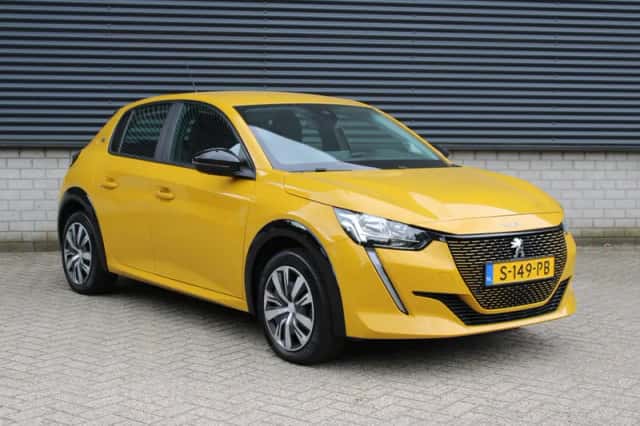 Peugeot e-208 (2023) thumbnail 4