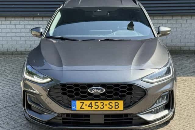Ford Focus (2024) thumbnail 3