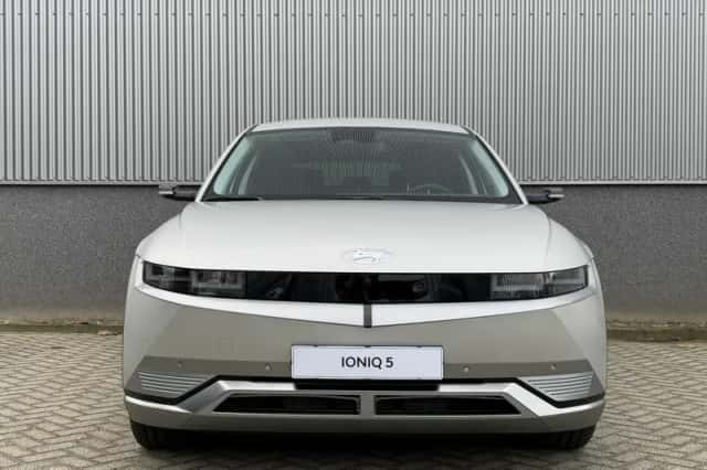 Hyundai Ioniq 5 (2025) thumbnail 2