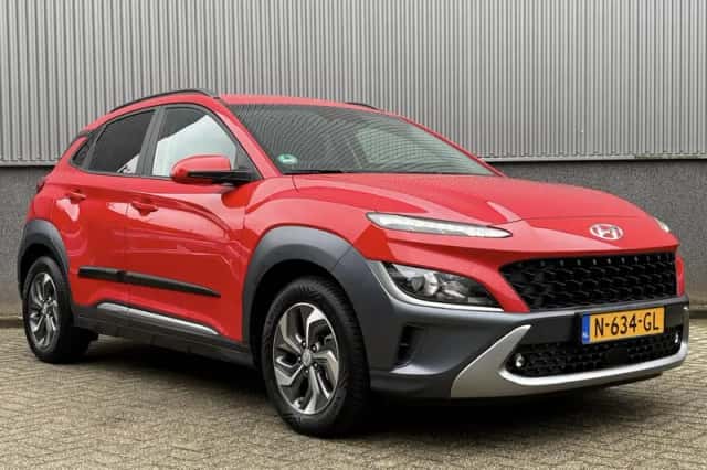 Hyundai Kona (2021) thumbnail 3