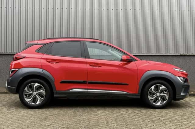 Hyundai Kona (2021) thumbnail 4