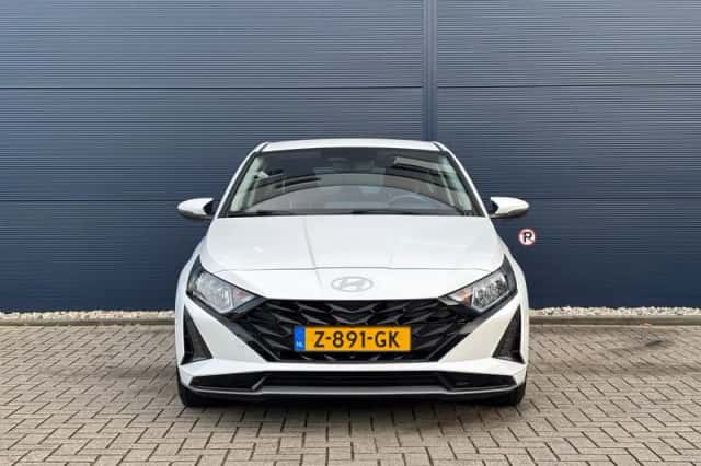 Hyundai i20 (2024) thumbnail 3