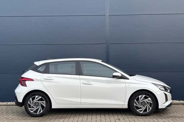 Hyundai i20 (2024) thumbnail 4