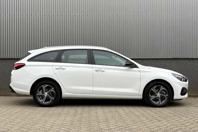 Hyundai i30 (2025) thumbnail 4