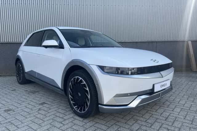 Hyundai Ioniq 5 (2025) thumbnail 3