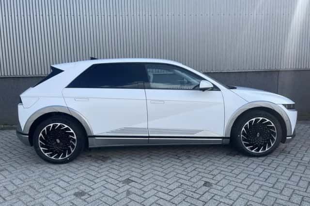 Hyundai Ioniq 5 (2025) thumbnail 5