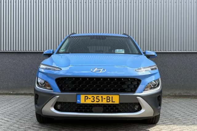 Hyundai Kona (2022) thumbnail 2
