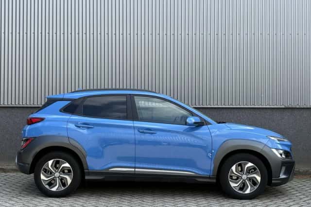 Hyundai Kona (2022) thumbnail 4