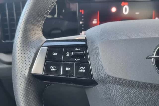 Opel Astra (2022) thumbnail 13
