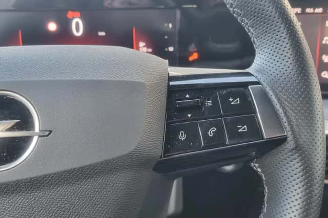 Opel Astra (2022) thumbnail 14