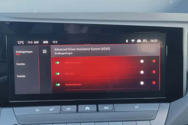 Opel Astra (2022) thumbnail 18