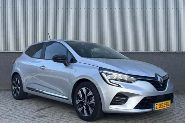 Renault Clio (2024) thumbnail 3