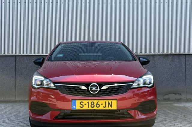 Opel Astra (2021) thumbnail 2