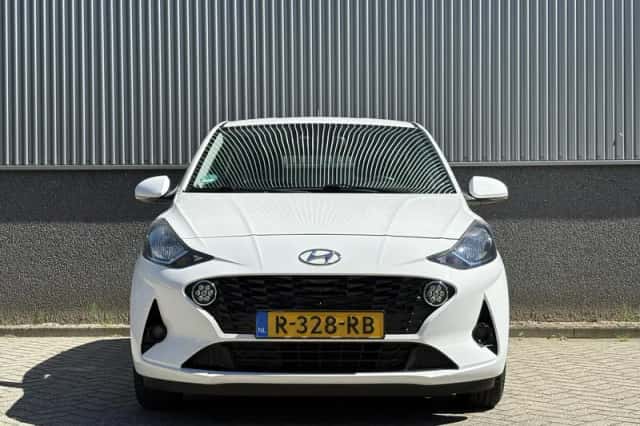 Hyundai i10 (2022) thumbnail 2