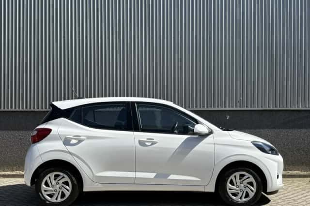 Hyundai i10 (2022) thumbnail 4