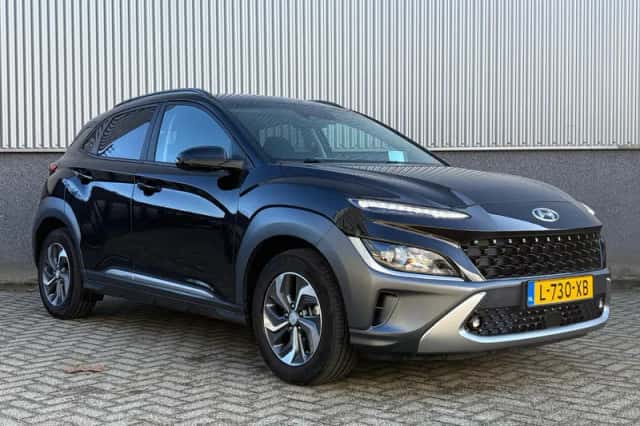 Hyundai Kona (2021) thumbnail 3