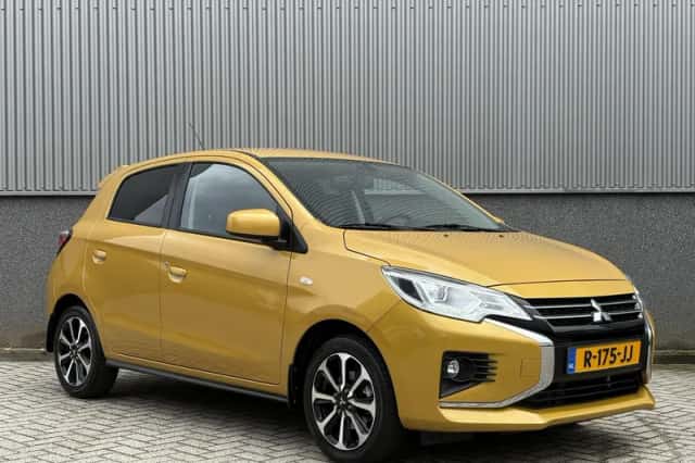 Mitsubishi Space Star (2022) thumbnail 3