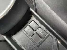 Toyota Yaris (2020) thumbnail 18