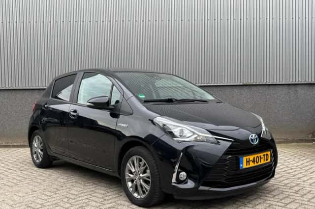 Toyota Yaris (2020) thumbnail 3