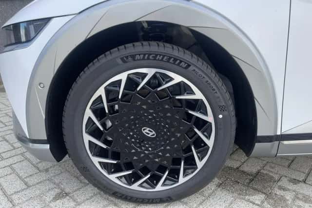 Hyundai Ioniq 5 (2025) thumbnail 16