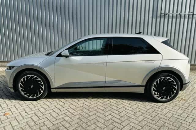 Hyundai Ioniq 5 (2025) thumbnail 2