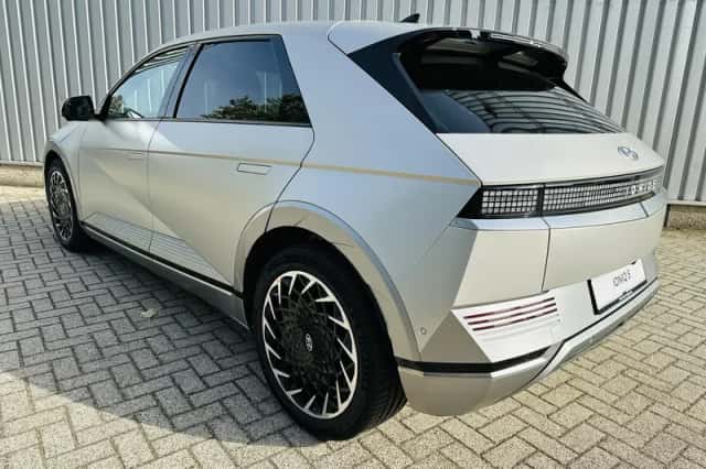 Hyundai Ioniq 5 (2025) thumbnail 3