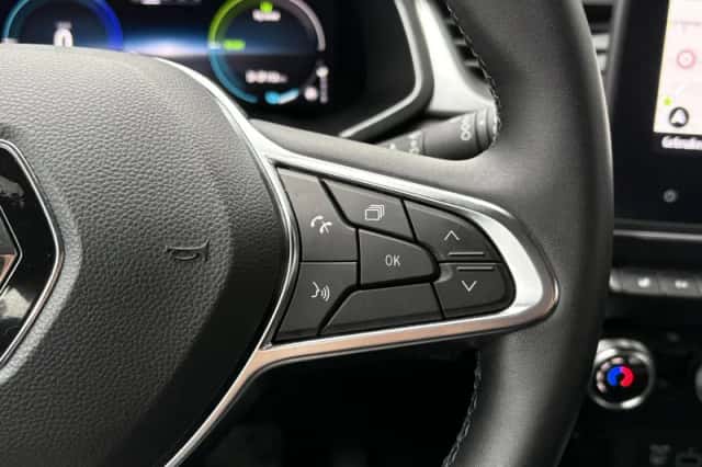 Renault Captur (2022) thumbnail 17