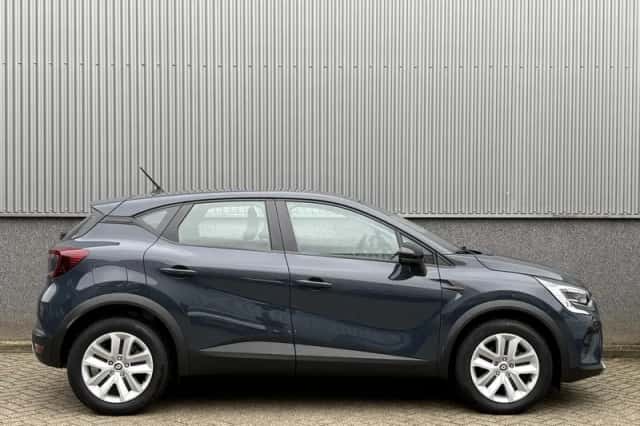 Renault Captur (2022) thumbnail 6