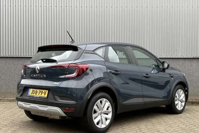 Renault Captur (2022) thumbnail 7